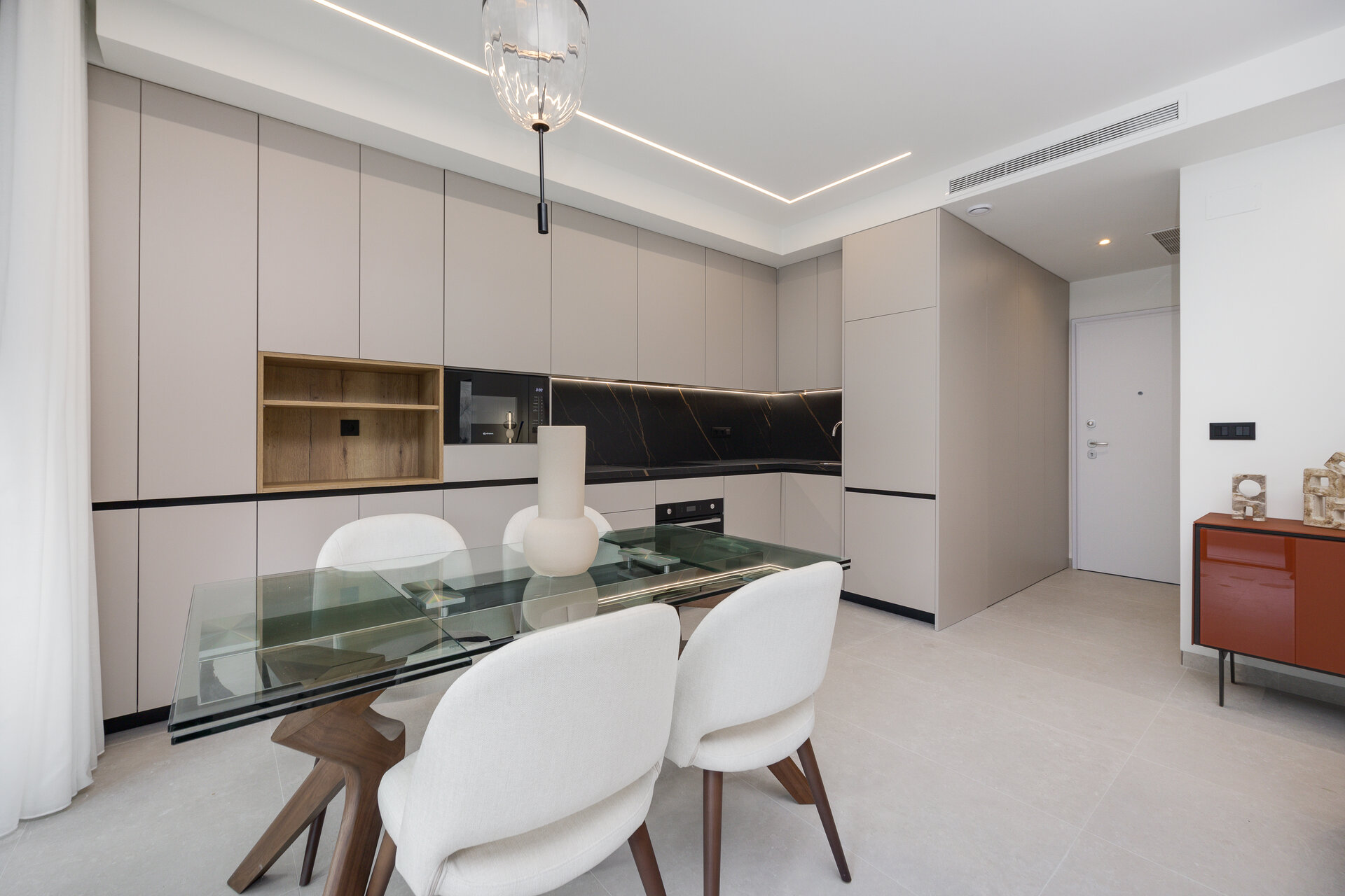 Dunara Resort — show home kitchen and dining view
