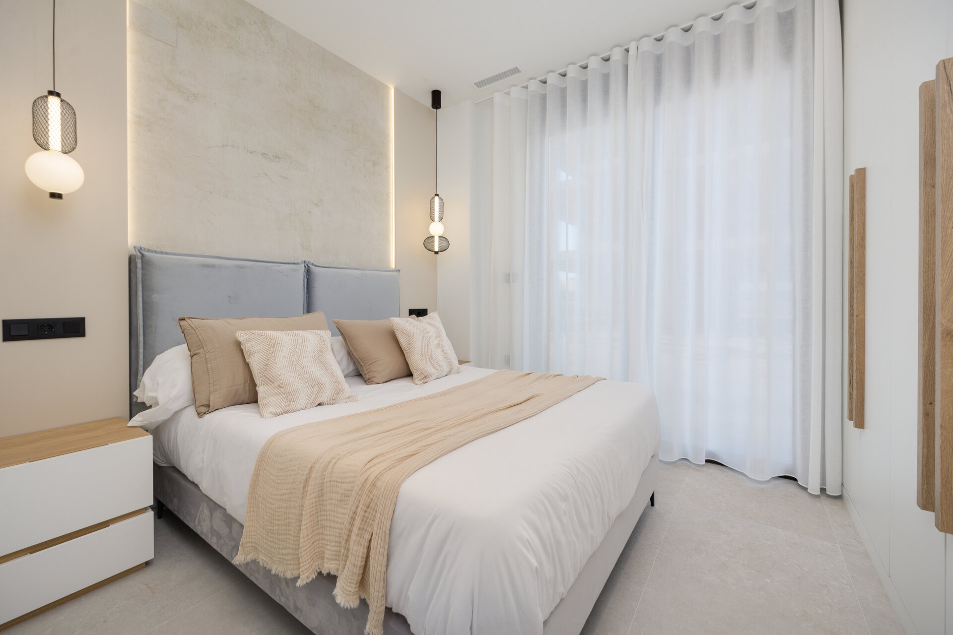 Dunara Resort — show home main bedroom