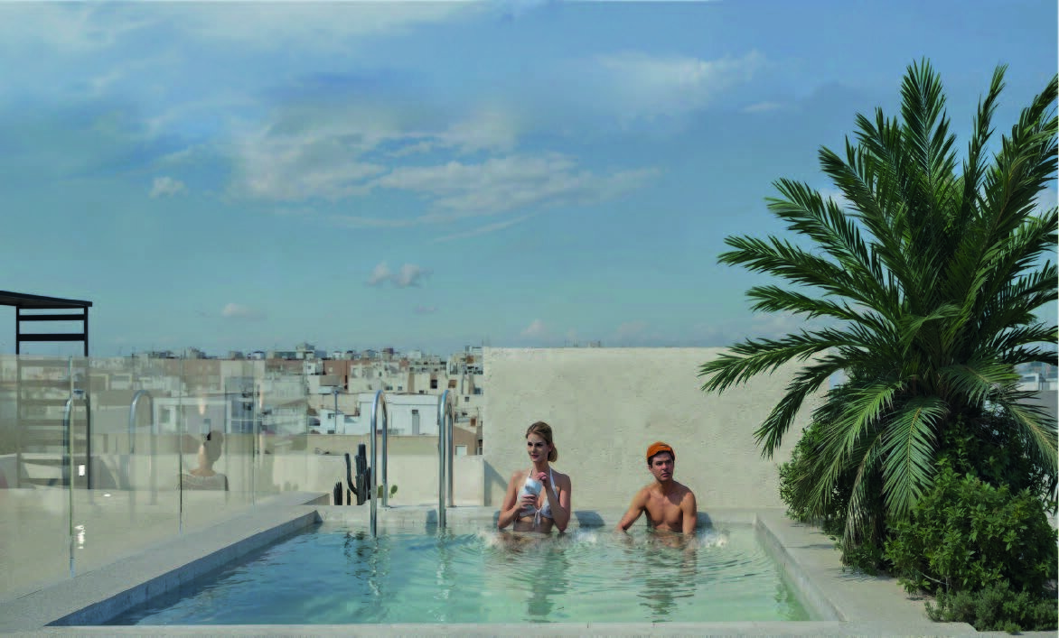 Edificio Antonella — rooftop plunge pool