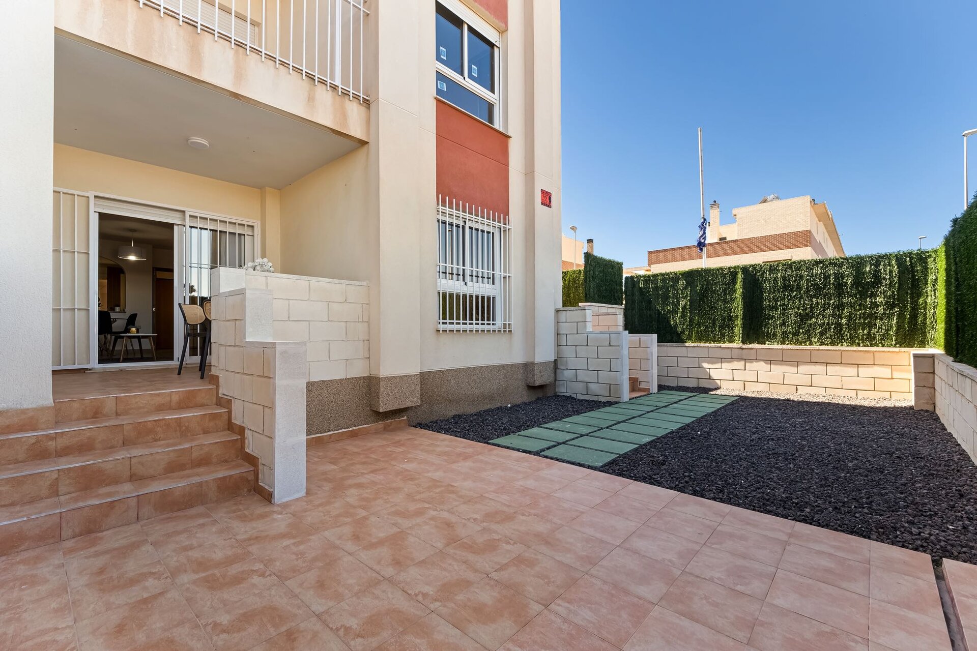 Perla del Mar — bathroom with shower screen included