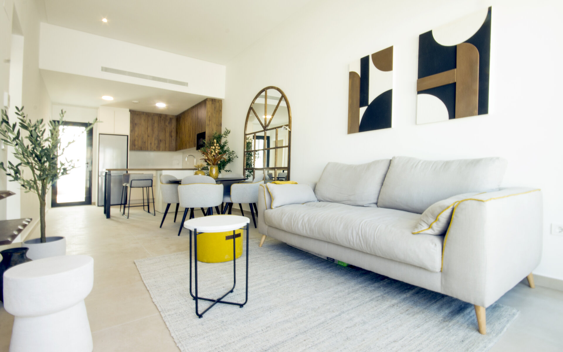 Residencial Saito — furnished living room, showhouse