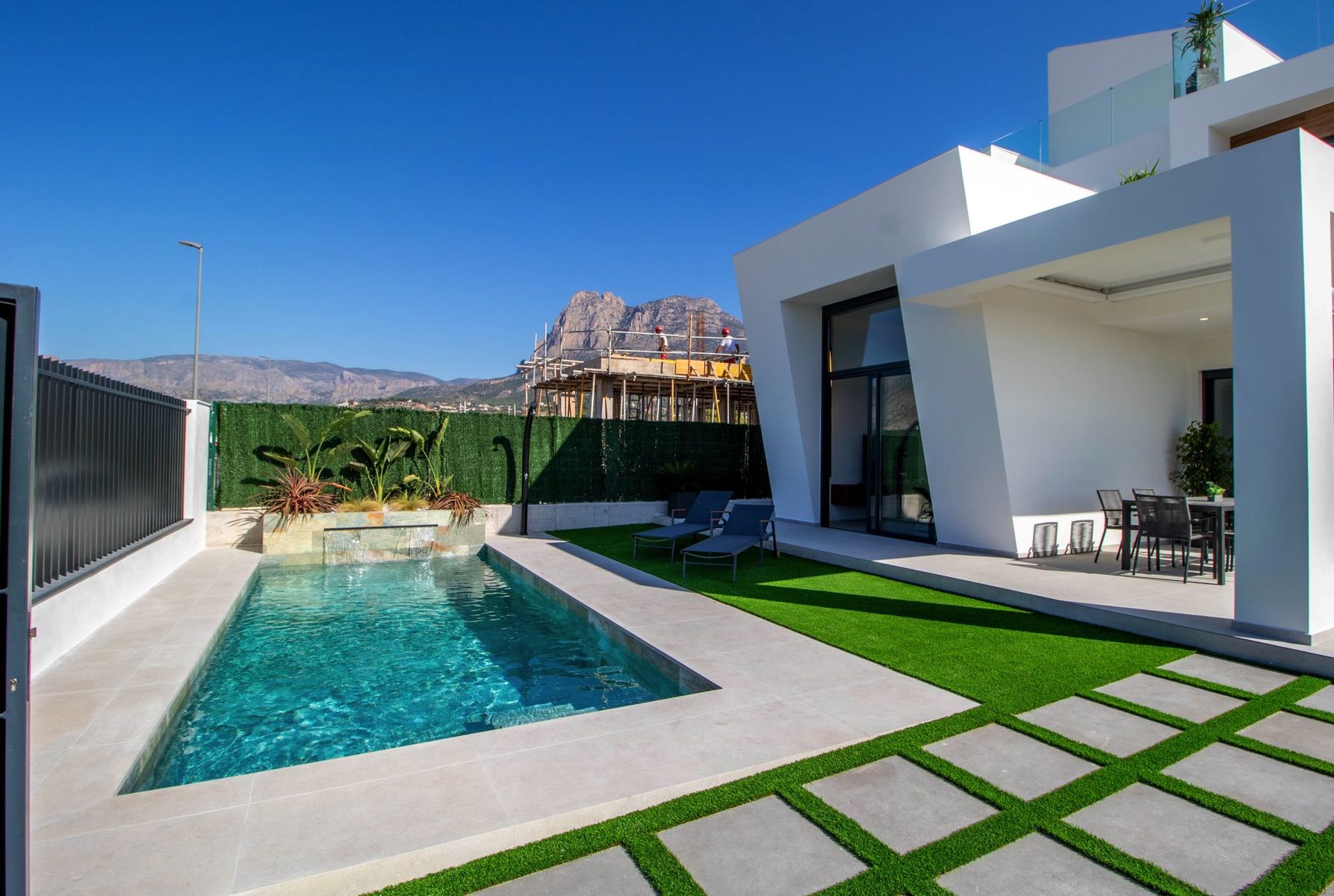 Pool with Puig Campana views