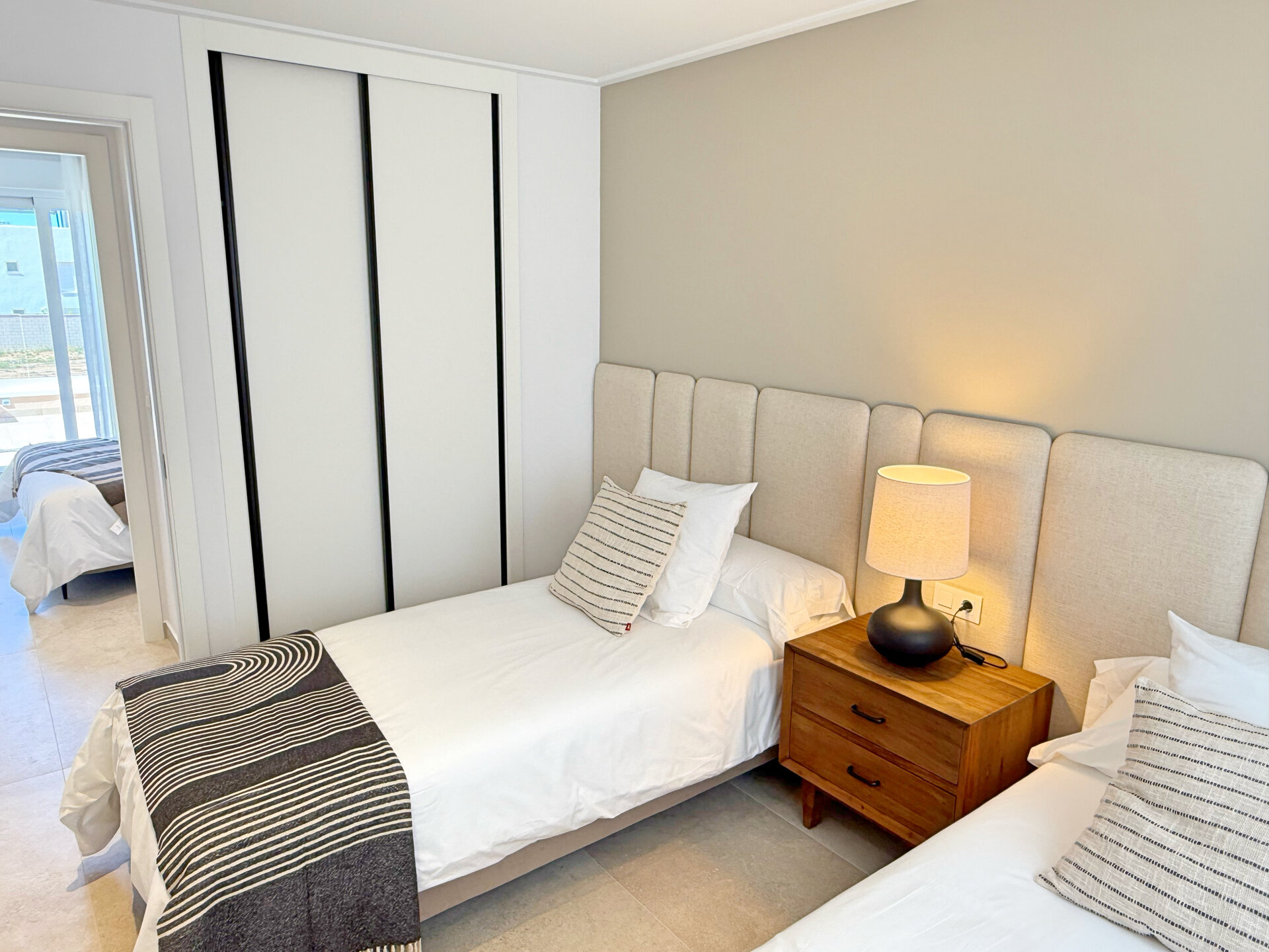 Townhouse showhouse — twin bedroom