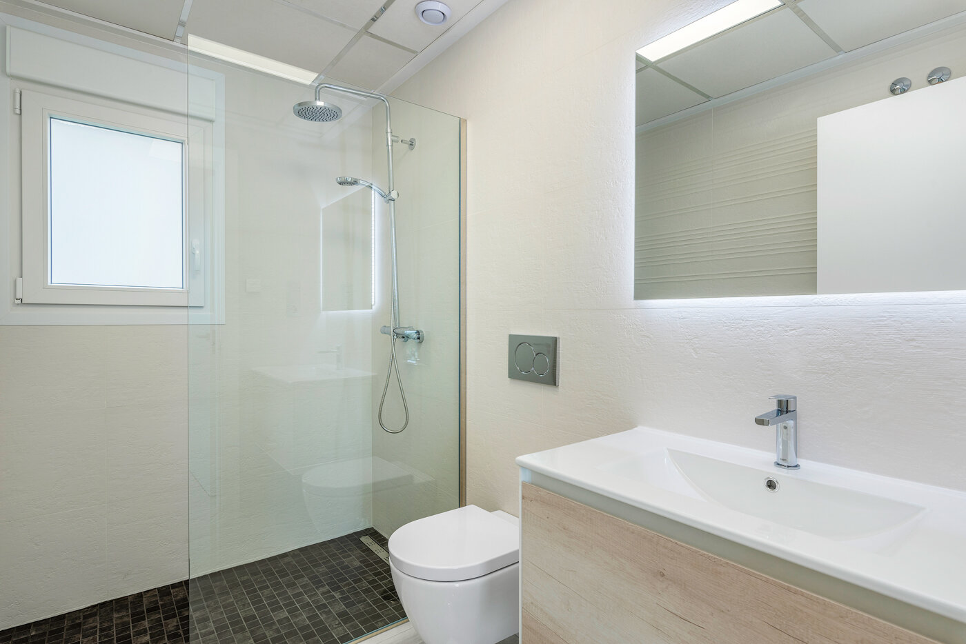 Residencial Laguna Azul — bathroom