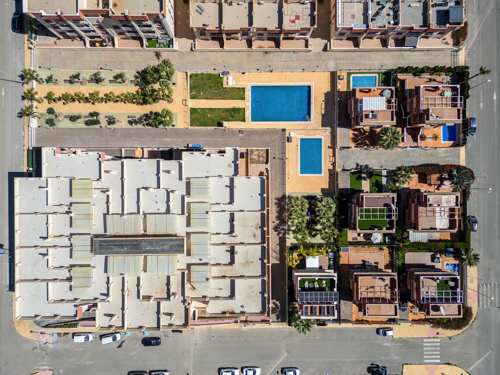 Perla del Mar — exterior and grounds