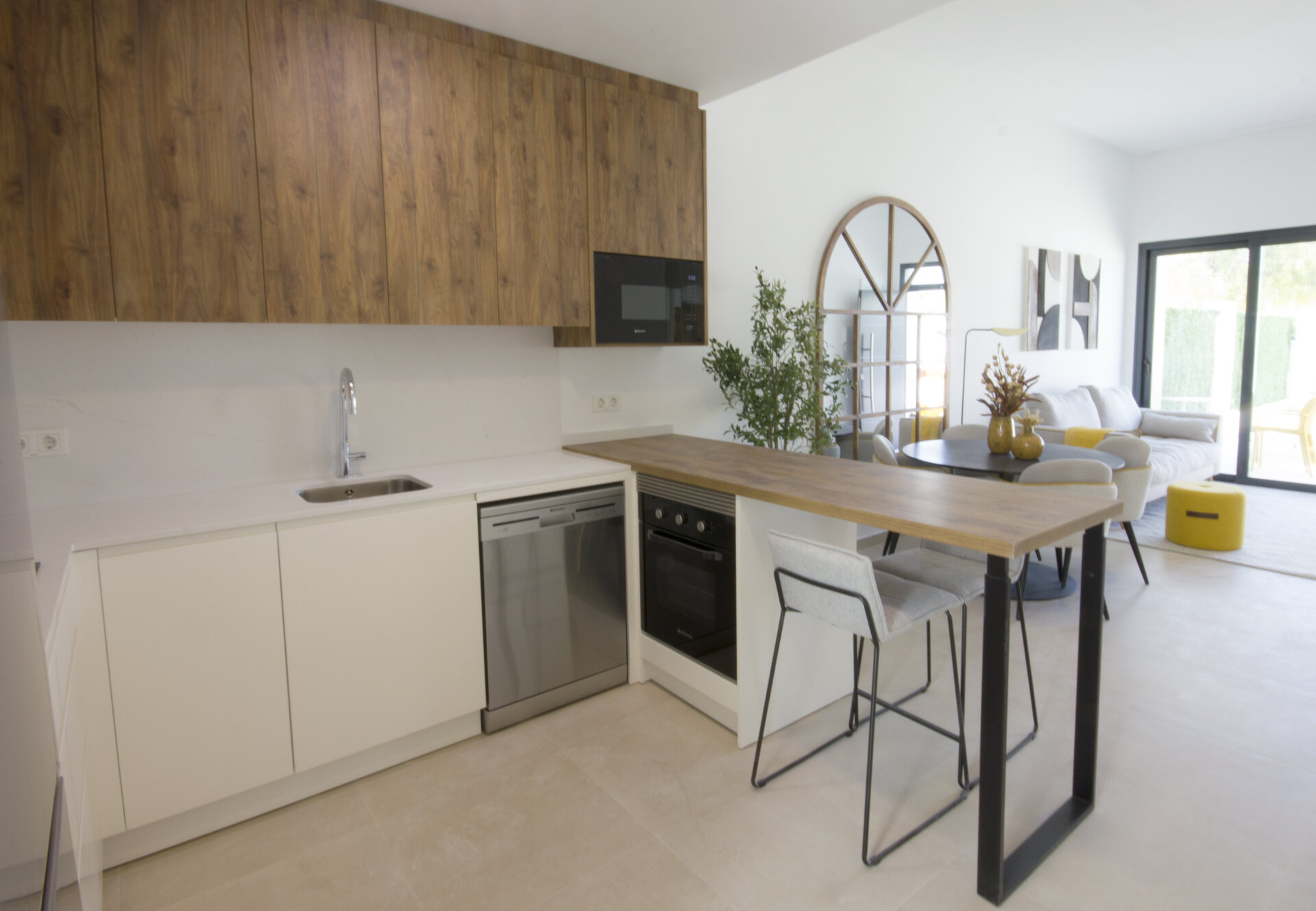 Residencial Saito — open-plan kitchen, showhouse