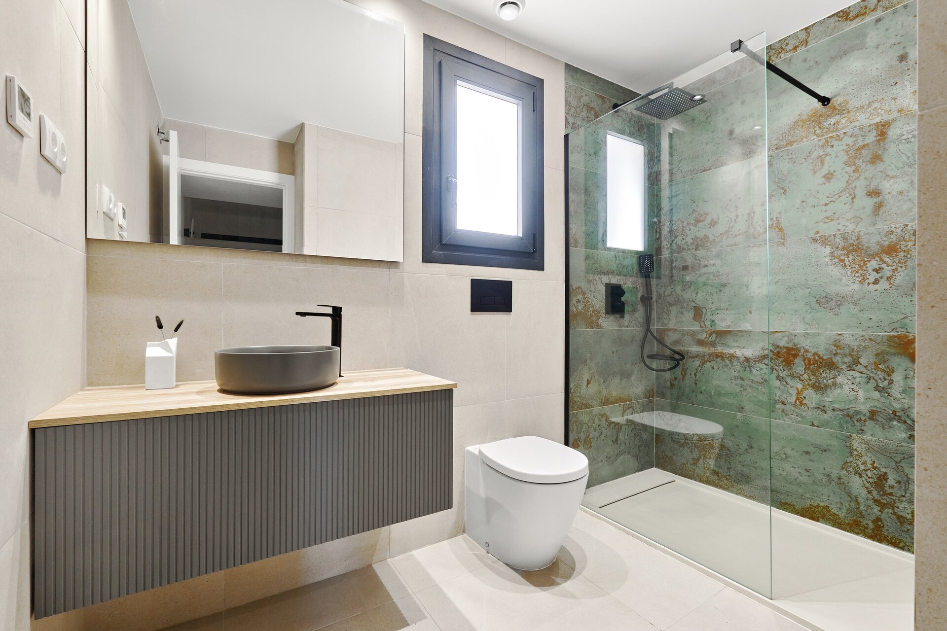 Villa Amalia — unit 129 ensuite bathroom