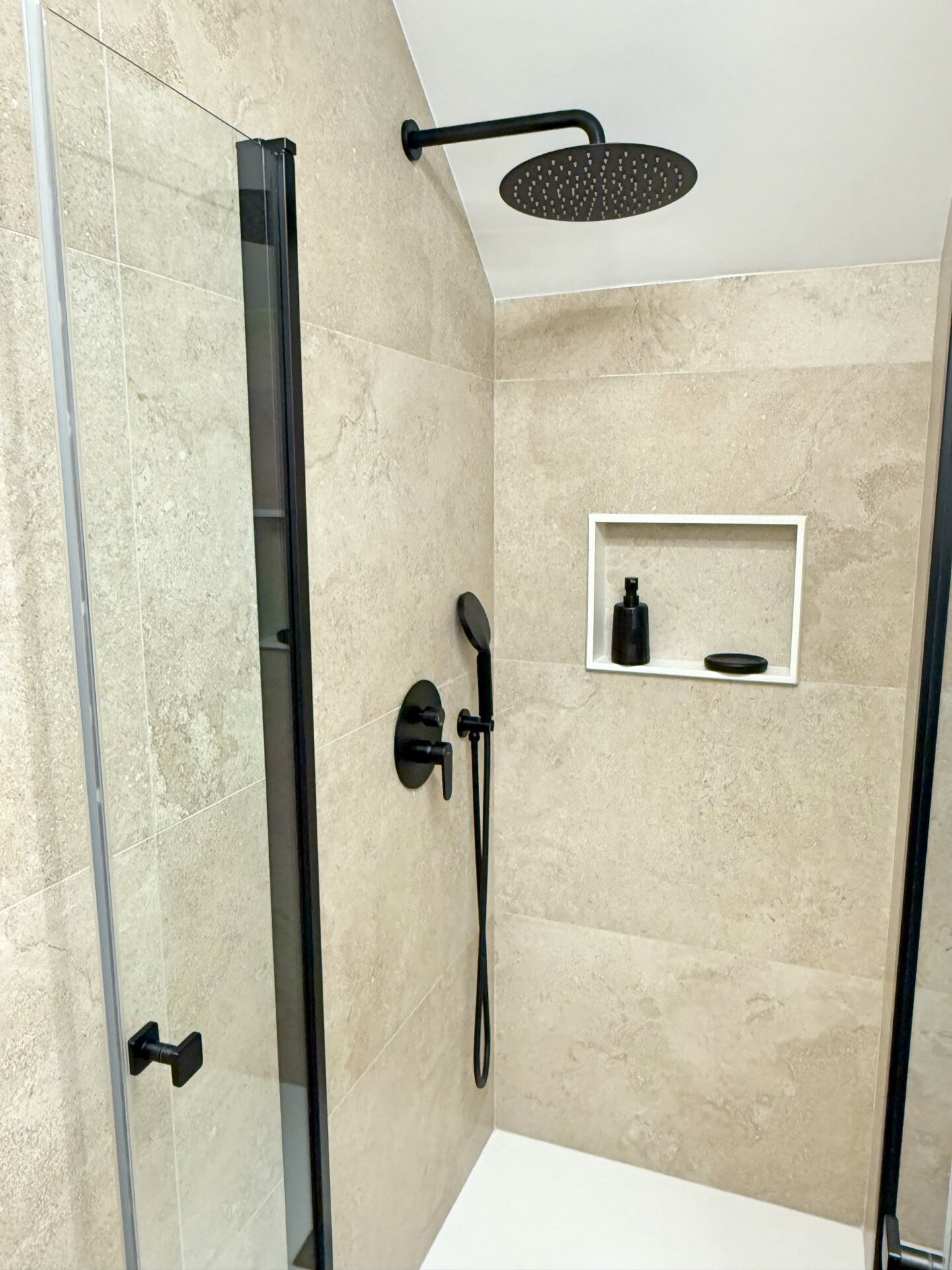 Townhouse showhouse — bathroom